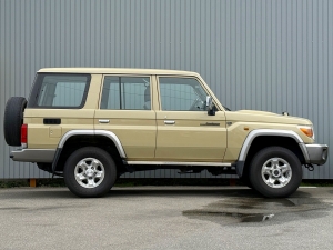 ランクル７０キャンプ　アウトドア　レジャー　４ＷＤ　ＳＵＶ