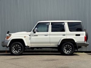 ランクル７０キャンプ　アウトドア　レジャー　４ＷＤ　ＳＵＶ