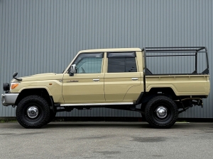 ランクル７０キャンプ　アウトドア　レジャー　４ＷＤ　ＳＵＶ