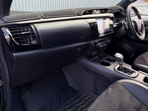 ハイラックスキャンプ　アウトドア　レジャー　４ＷＤ　ＳＵＶ