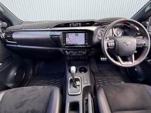 ハイラックスキャンプ　アウトドア　レジャー　４ＷＤ　ＳＵＶ