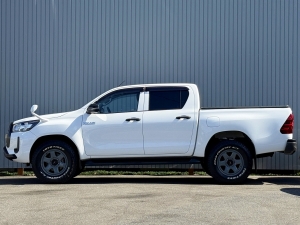 ハイラックスキャンプ　アウトドア　レジャー　４ＷＤ　ＳＵＶ