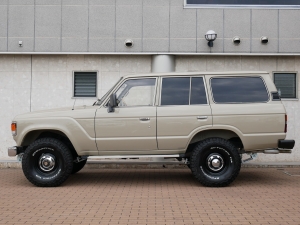 ランクル６０丸目換装　ロールーフ　ベッドキット