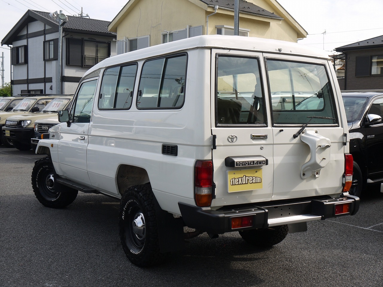 ランクル70トゥループキャリア カスタムカーギャラリー車両