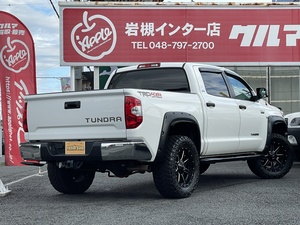 タンドラ新車並行　リフトアップ