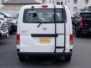 バネット　NV200　5人乗り　
