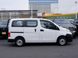 バネット　NV200　5人乗り　