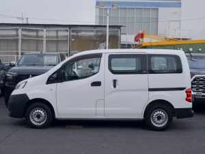 バネット　NV200　5人乗り　