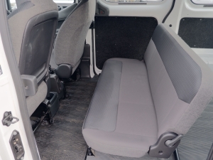 バネット　NV200　5人乗り　