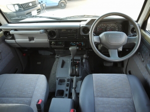 ランクル７０後期型　ナロー