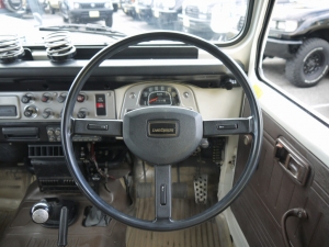 ランクル４０40　Lパケ　白　観音