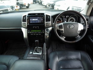 ランクル２００URJ202　マイナー後