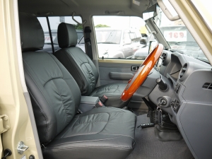 ランクル７０再販70　生産終了　特別仕様車