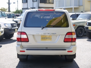 ランクル１００8人乗りキャンピングカー