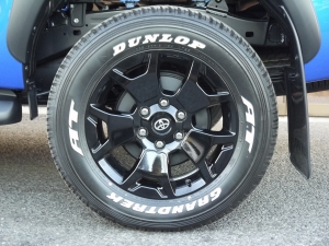 ハイラックス新車コンプリートハイラックスロッコ　特別仕様車　納期