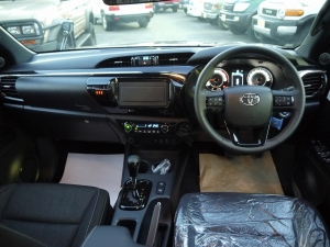 ハイラックス新車コンプリートロッコフェイス　新車　新型　ハイラックス