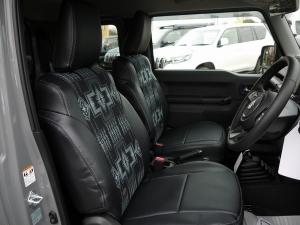 その他登録済み未使用車　5速マニュアル