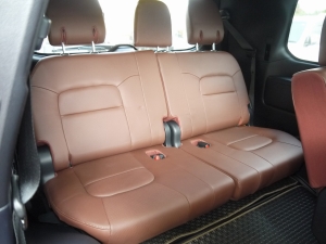 ランクル２００現行型　メーカーオプションナビ