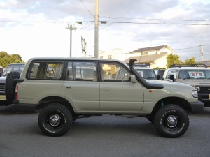 ランクル８０5速MT換装　LINE-X