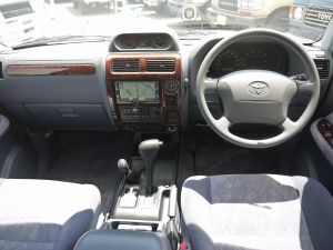 ランクルプラド後期型　3RZ　３列シート