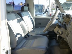 ランクル７０トゥループ　GRJ78