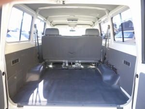 ランクル７０トゥループ　GRJ78
