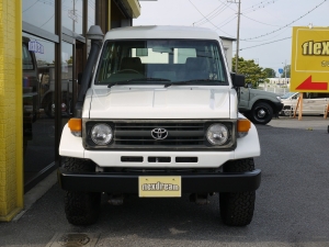 ランクル７０トゥループキャリア　