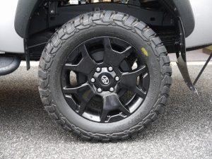 ハイラックスTRD　リフトアップ