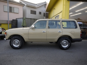 ランクル８０丸目フェイス換装　オールペイント・ベージュ