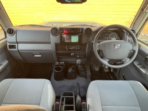 ランクル７０新車並行　NOX・PM適合済み