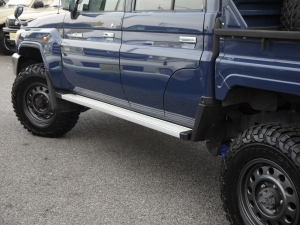 ランクル７０リフトアップ　ARB　LINE-X