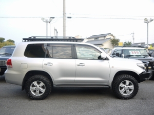 ランクル２００ARB4X4バンパー　ライノラック　リフトアップ