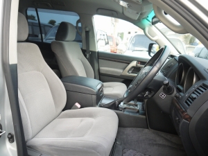 ランクル２００ARB4X4バンパー　ライノラック　リフトアップ