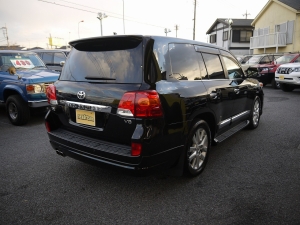 ランクル２００モデリスタ　イルミネーションステップ