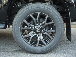 ハイラックスGRスポーツ 新型ハイラックスGR-SPORT
