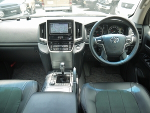 ランクル２００後期型