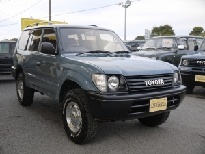 ランクルプラド丸目換装　TOYOTAロゴグリル