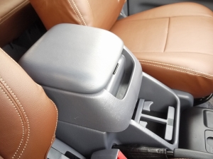 ランクルプラド丸目換装　TOYOTAロゴグリル