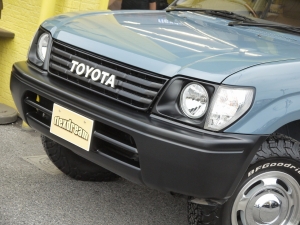 ランクルプラド丸目換装　TOYOTAロゴグリル