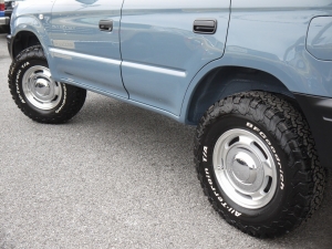 ランクルプラド丸目換装　TOYOTAロゴグリル