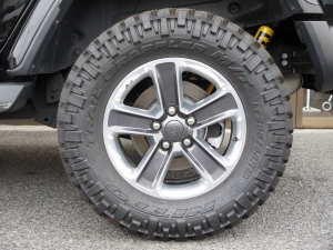 ＪＥＥＰラングラー右ハンドル