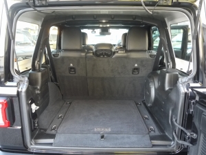 ＪＥＥＰラングラー右ハンドル