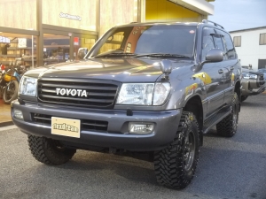 ランクル１００ボディリフト　TOYOTAグリル