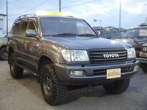 ランクル１００ボディリフト　TOYOTAグリル