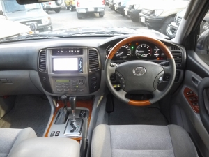 ランクル１００ボディリフト　TOYOTAグリル