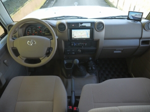 ランクル７０新車並行輸入車