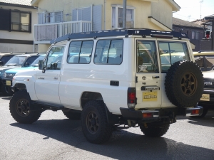 ランクル７０新車並行輸入車