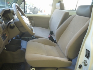 ランクル７０新車並行輸入車