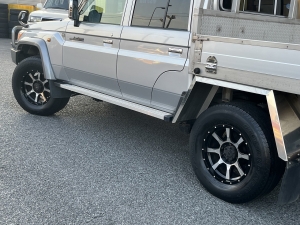 ランクル７０三方開き
