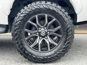 ハイラックスGRS